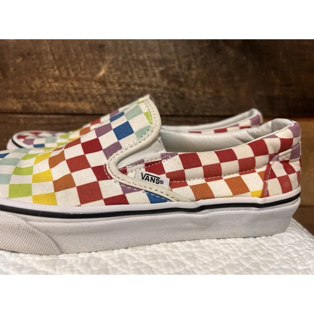 Vans Unisex Slip On Rainbow Checkered Skate Sneaker Women's Sz 8.5 men's Sz 7